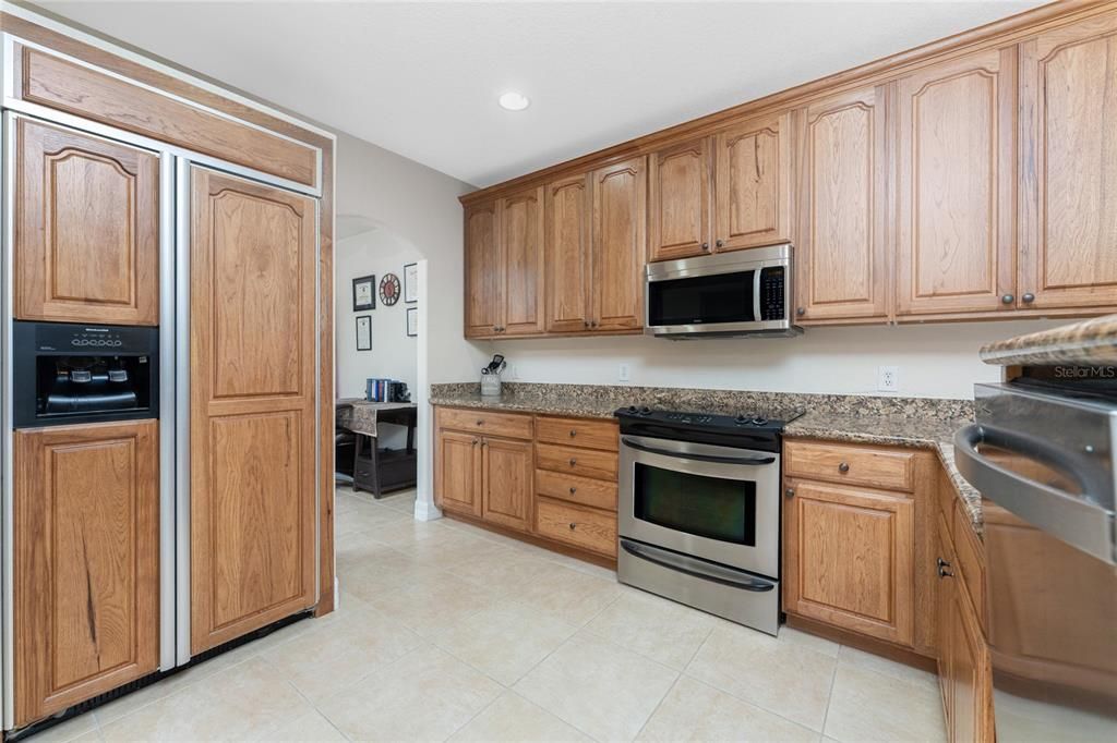 待售: $210,000 (2 贝兹, 2 浴室, 1272 平方英尺)