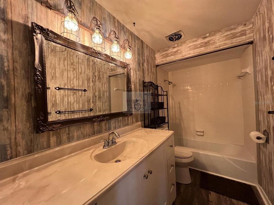 For Rent: $2,350 (3 beds, 2 baths, 1654 Square Feet)