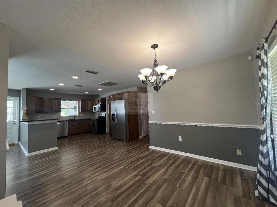 For Rent: $2,350 (3 beds, 2 baths, 1654 Square Feet)