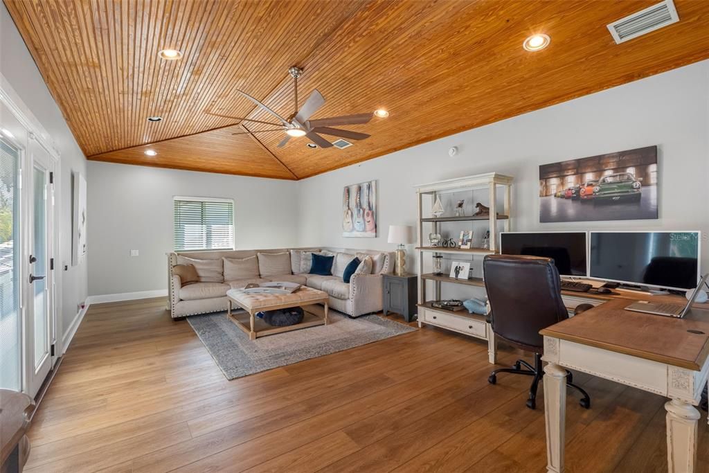 For Sale: $1,699,000 (4 beds, 4 baths, 3663 Square Feet)