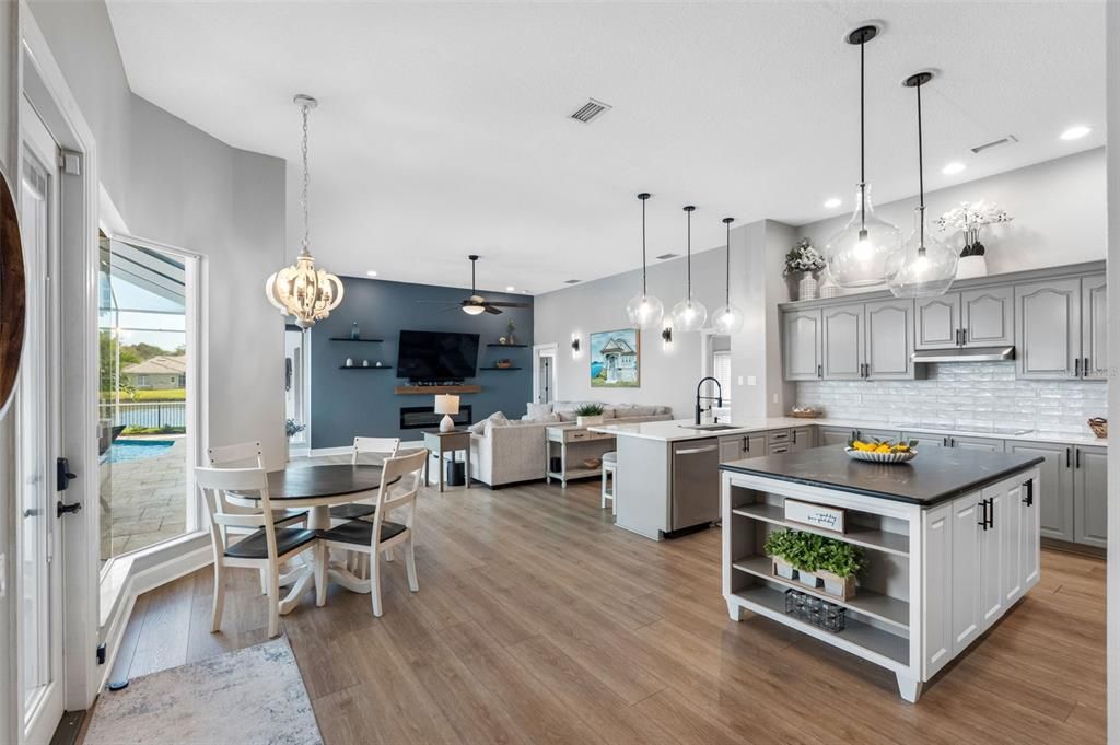 For Sale: $1,699,000 (4 beds, 4 baths, 3663 Square Feet)