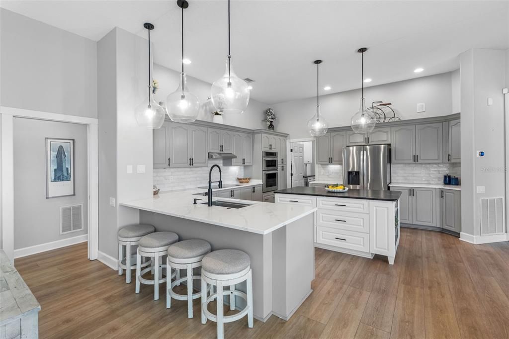 For Sale: $1,699,000 (4 beds, 4 baths, 3663 Square Feet)