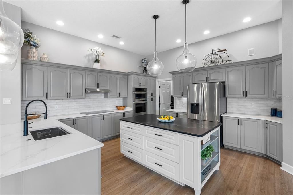 For Sale: $1,699,000 (4 beds, 4 baths, 3663 Square Feet)