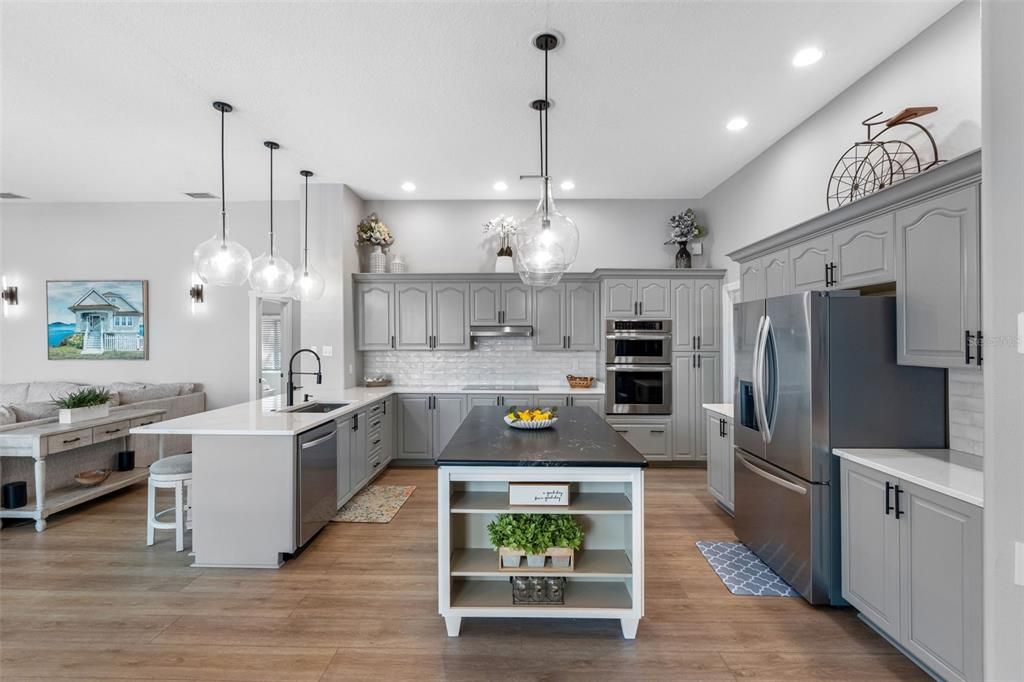 For Sale: $1,699,000 (4 beds, 4 baths, 3663 Square Feet)