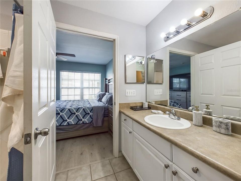 На продажу: $350,000 (3 спален, 2 ванн, 1321 Квадратных фут)