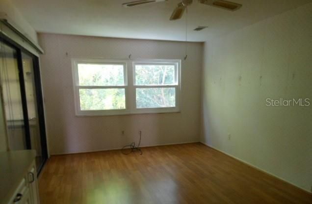 待售: $190,000 (3 贝兹, 2 浴室, 1904 平方英尺)