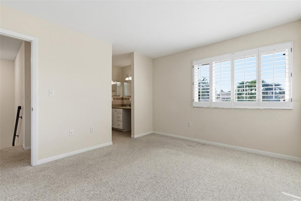 For Sale: $250,000 (4 beds, 2 baths, 1610 Square Feet)