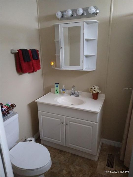 For Sale: $117,000 (2 beds, 2 baths, 936 Square Feet)