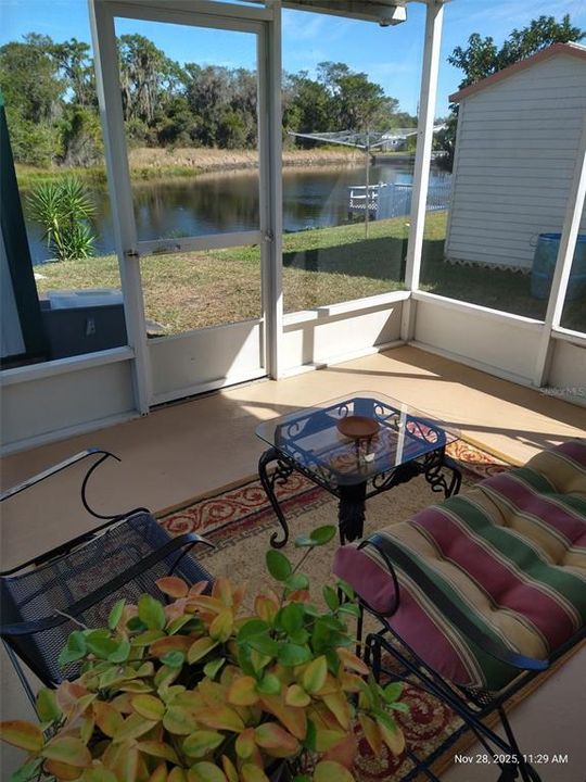 For Sale: $117,000 (2 beds, 2 baths, 936 Square Feet)