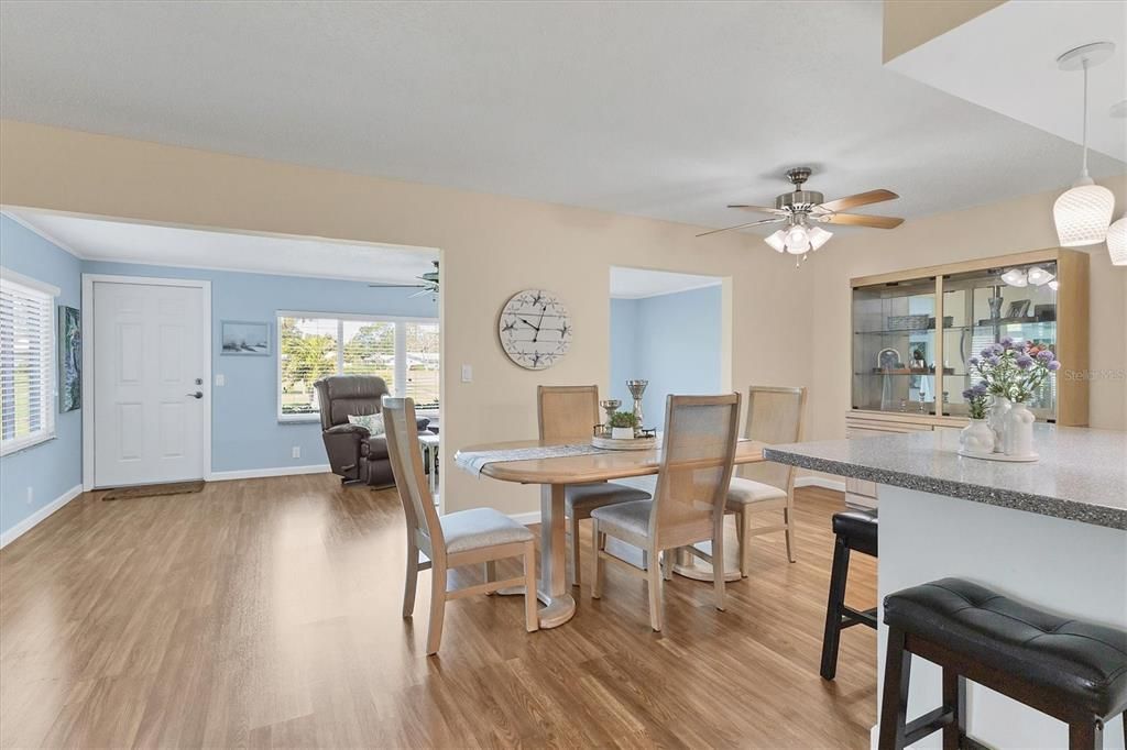Active With Contract: $274,900 (2 beds, 2 baths, 1505 Square Feet)