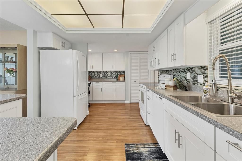 Active With Contract: $274,900 (2 beds, 2 baths, 1505 Square Feet)