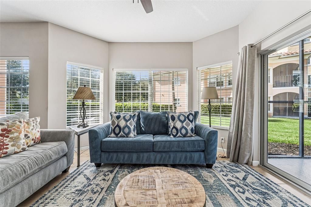 На продажу: $290,000 (3 спален, 2 ванн, 1437 Квадратных фут)