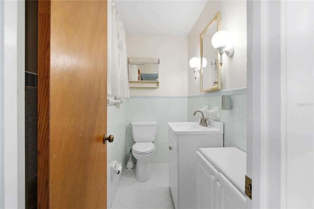 En Venta: $325,000 (4 camas, 2 baños, 2095 Pies cuadrados)