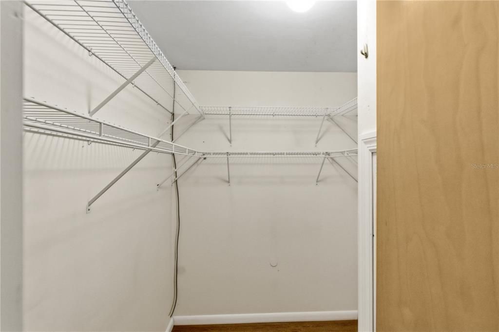 En Venta: $325,000 (4 camas, 2 baños, 2095 Pies cuadrados)