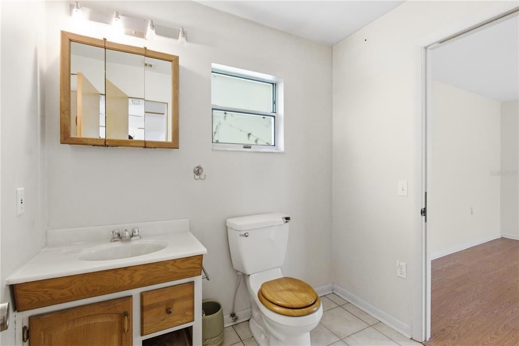 En Venta: $325,000 (4 camas, 2 baños, 2095 Pies cuadrados)