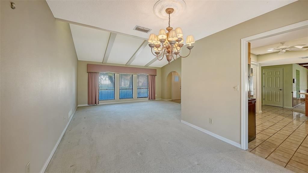 Под контрактом: $525,000 (3 спален, 2 ванн, 2037 Квадратных фут)