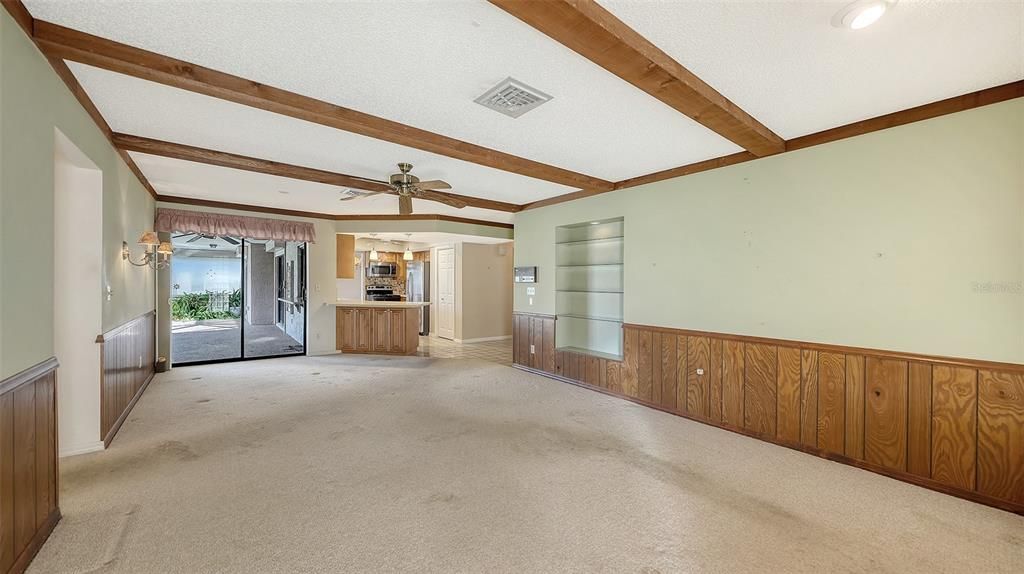 Под контрактом: $525,000 (3 спален, 2 ванн, 2037 Квадратных фут)