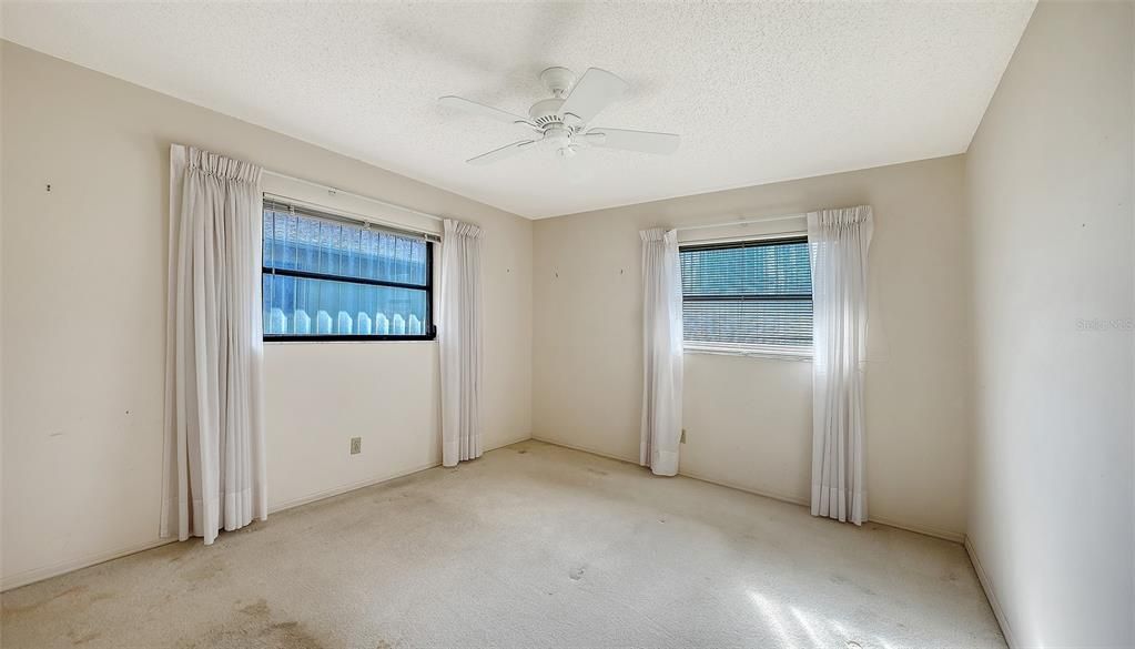 Под контрактом: $525,000 (3 спален, 2 ванн, 2037 Квадратных фут)