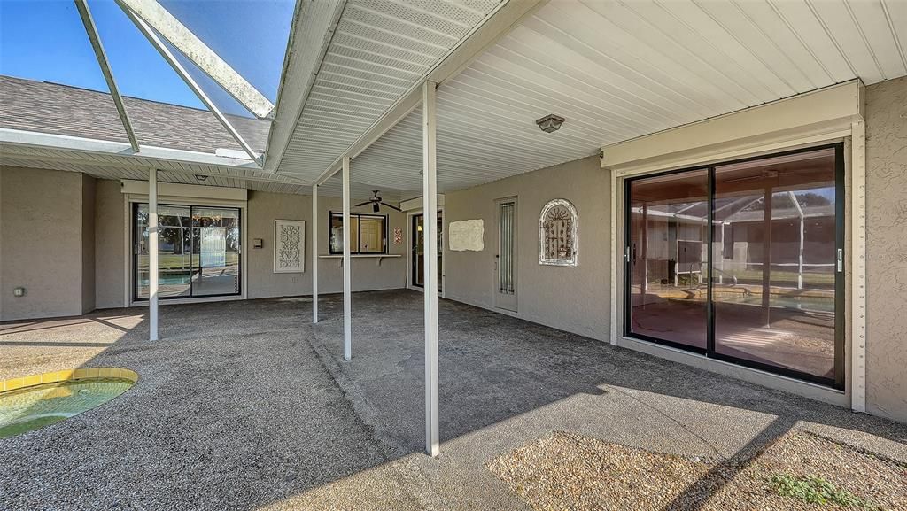 Под контрактом: $525,000 (3 спален, 2 ванн, 2037 Квадратных фут)