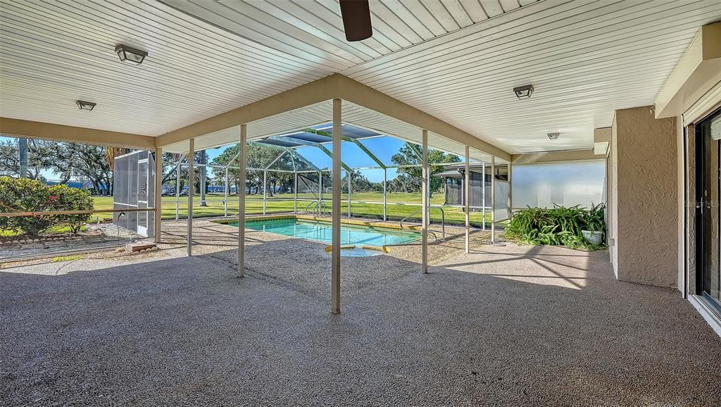 Под контрактом: $525,000 (3 спален, 2 ванн, 2037 Квадратных фут)