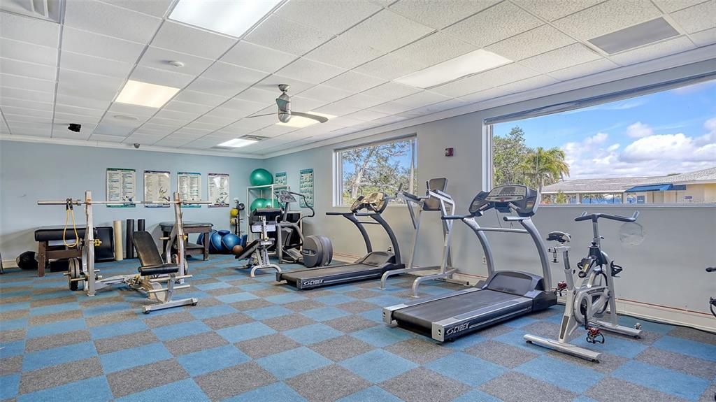 Под контрактом: $525,000 (3 спален, 2 ванн, 2037 Квадратных фут)