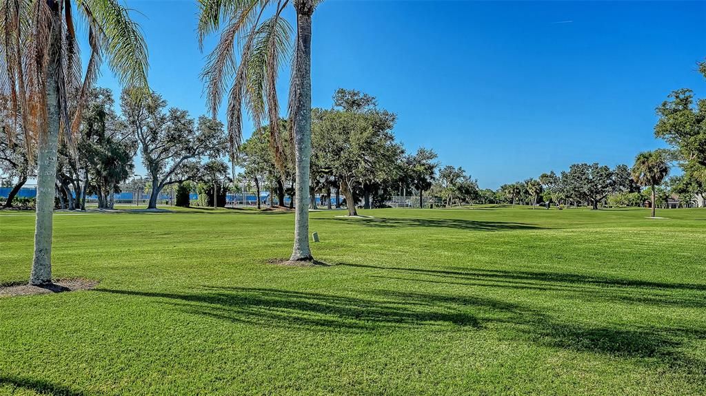 Под контрактом: $525,000 (3 спален, 2 ванн, 2037 Квадратных фут)