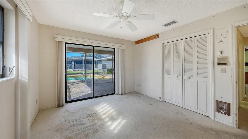 Под контрактом: $525,000 (3 спален, 2 ванн, 2037 Квадратных фут)