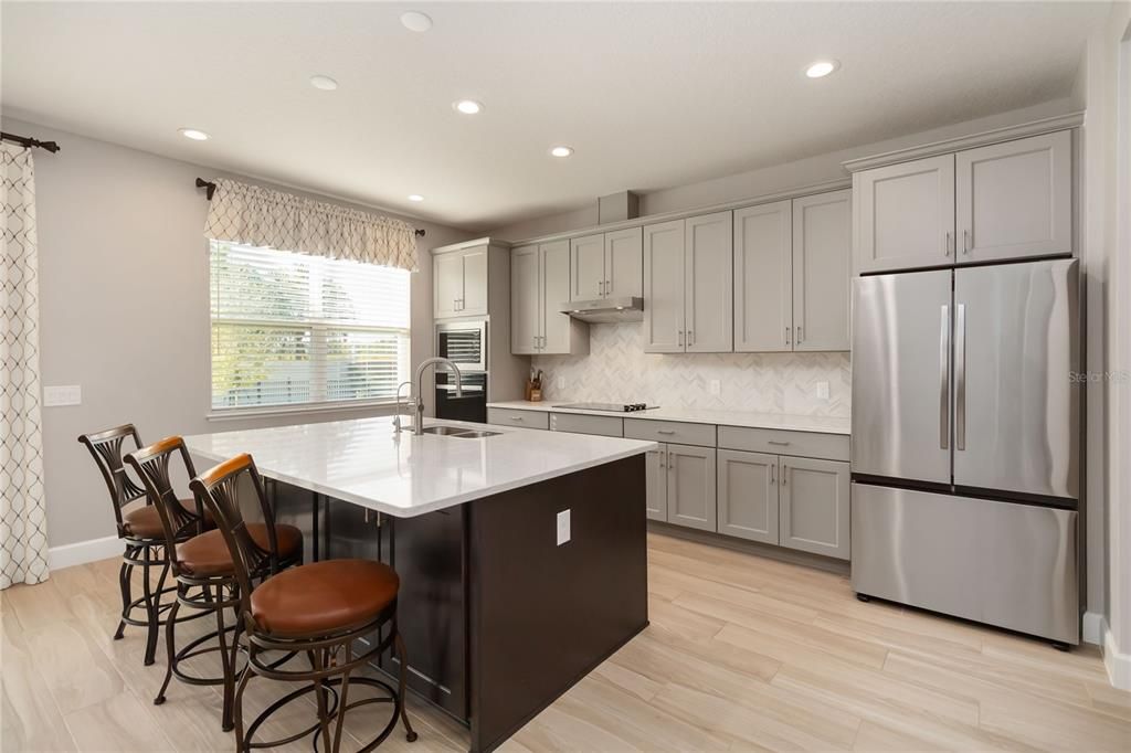 En Venta: $830,000 (4 camas, 3 baños, 3439 Pies cuadrados)