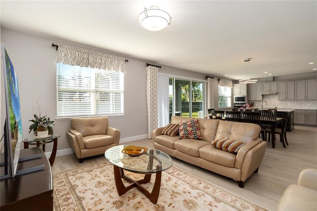 En Venta: $830,000 (4 camas, 3 baños, 3439 Pies cuadrados)