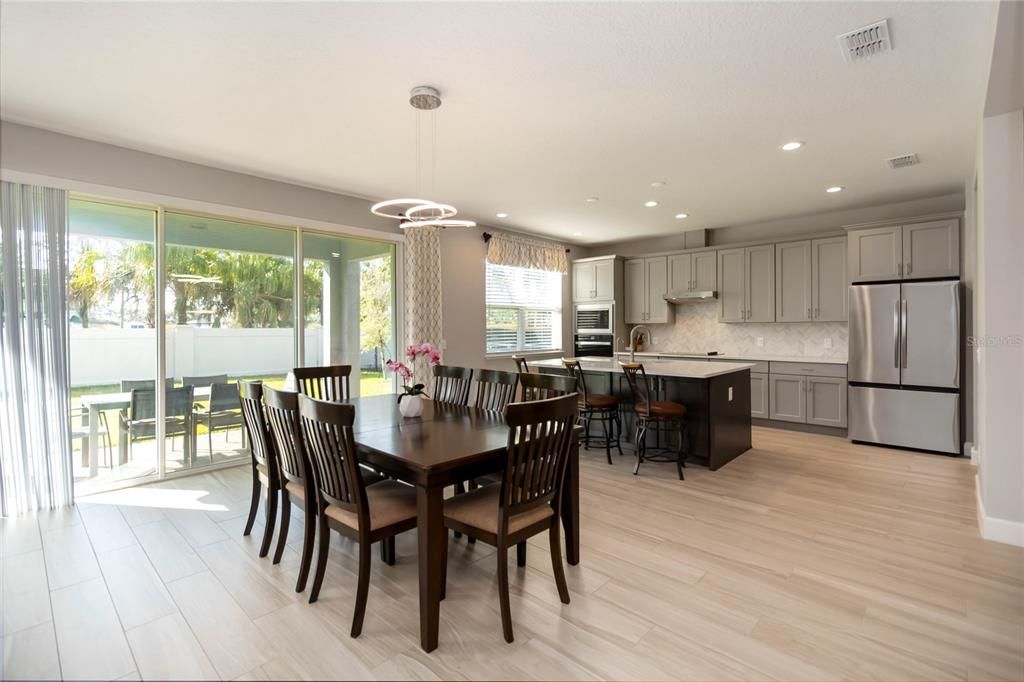 En Venta: $830,000 (4 camas, 3 baños, 3439 Pies cuadrados)