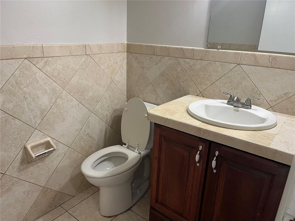 For Rent: $1,450 (2 beds, 1 baths, 1061 Square Feet)