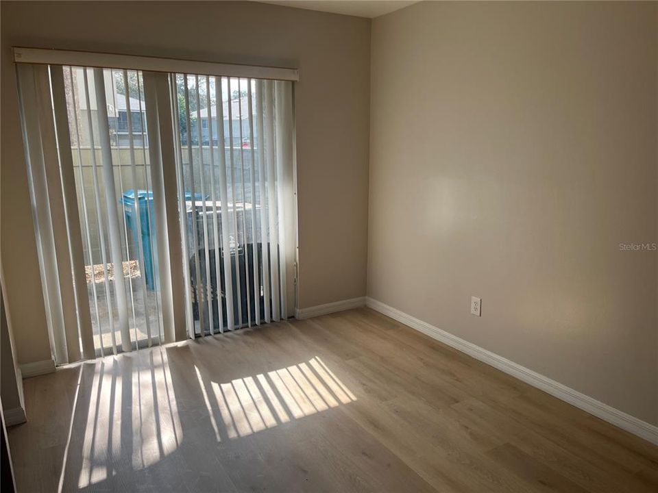 For Rent: $1,450 (2 beds, 1 baths, 1061 Square Feet)