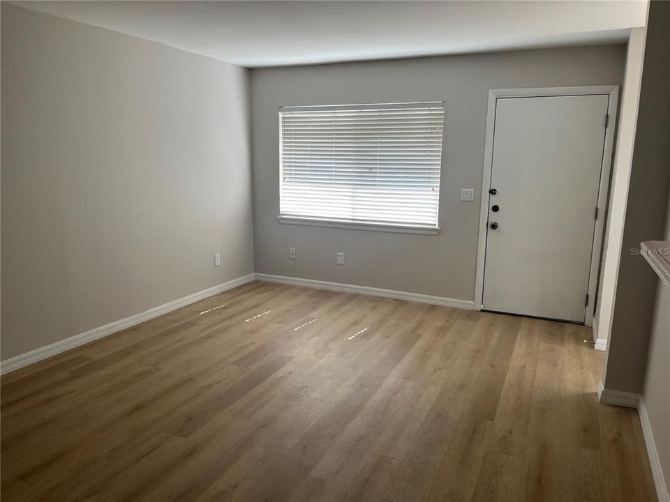 For Rent: $1,450 (2 beds, 1 baths, 1061 Square Feet)