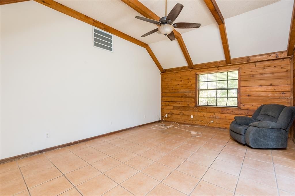 For Sale: $449,000 (5 beds, 2 baths, 2583 Square Feet)