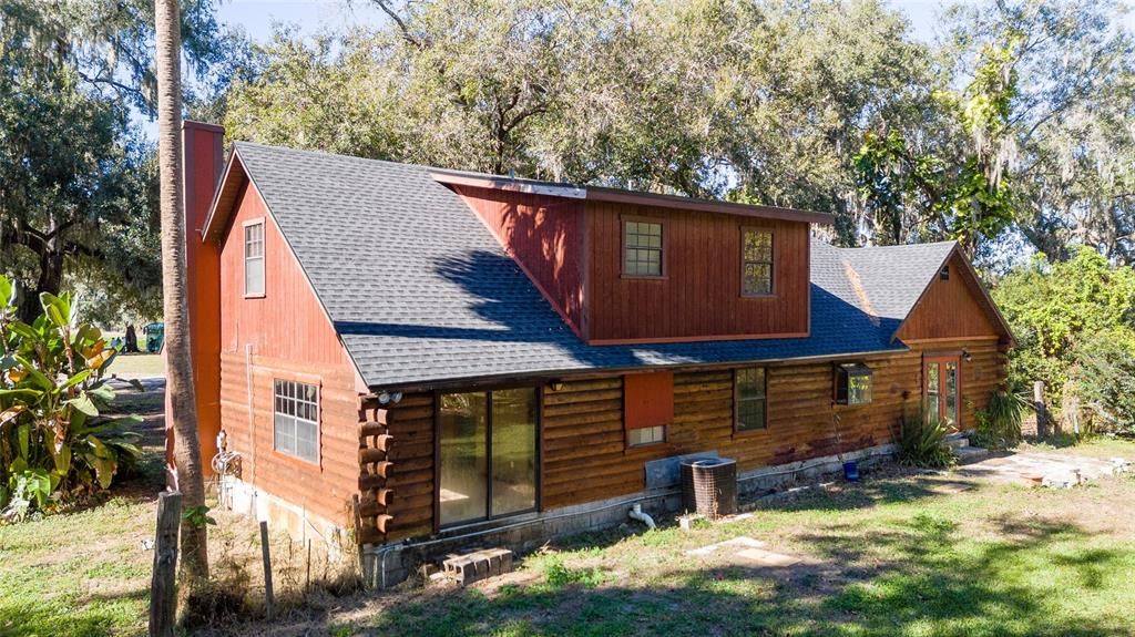 For Sale: $449,000 (5 beds, 2 baths, 2583 Square Feet)