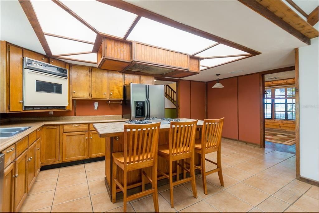 For Sale: $449,000 (5 beds, 2 baths, 2583 Square Feet)