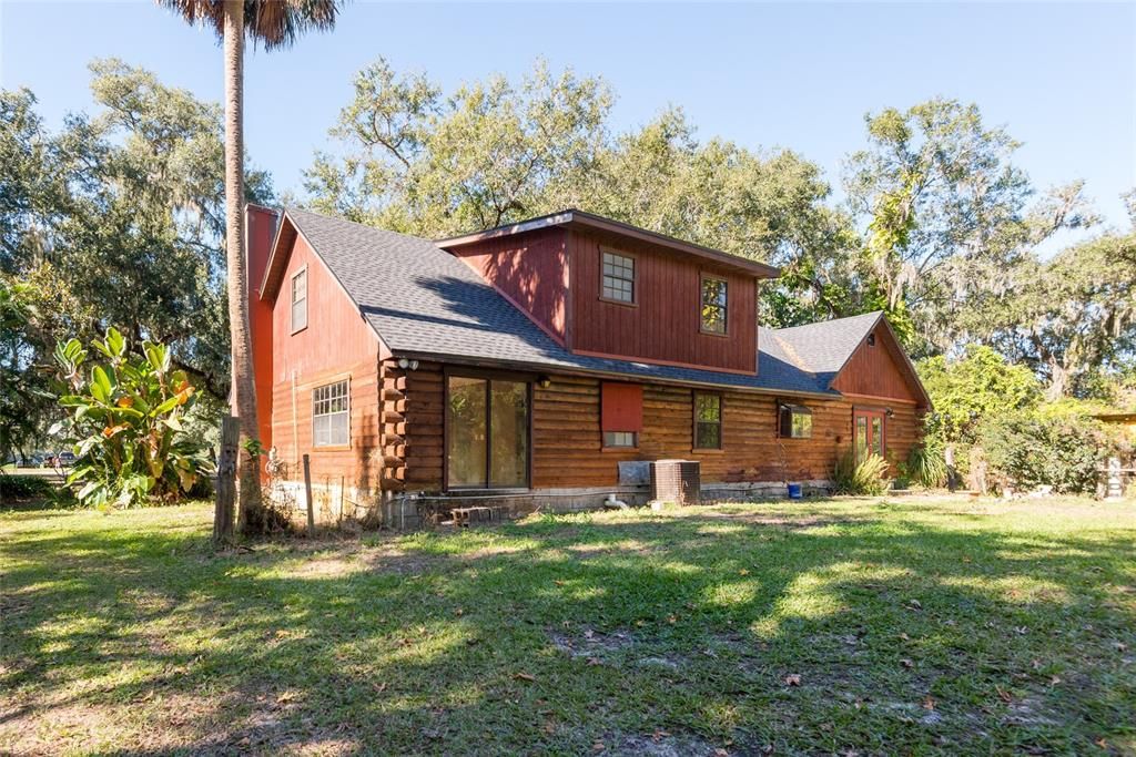 For Sale: $449,000 (5 beds, 2 baths, 2583 Square Feet)