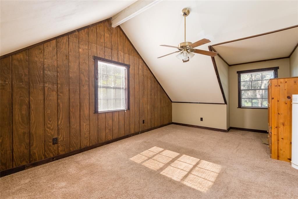 For Sale: $449,000 (5 beds, 2 baths, 2583 Square Feet)