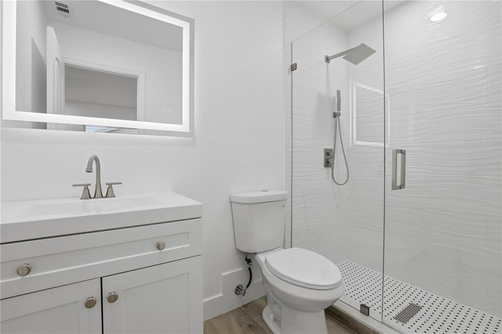 待售: $459,000 (6 贝兹, 0 浴室, 1706 平方英尺)