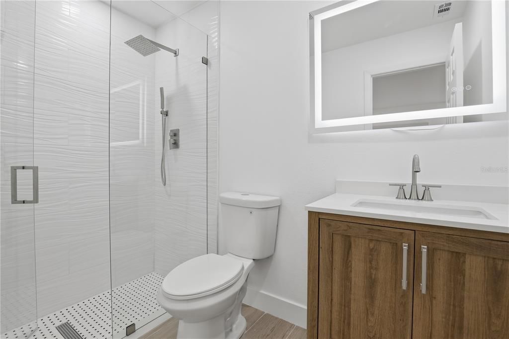 待售: $459,000 (6 贝兹, 0 浴室, 1706 平方英尺)