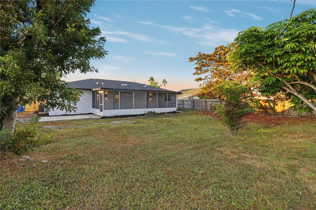 待售: $459,000 (6 贝兹, 0 浴室, 1706 平方英尺)