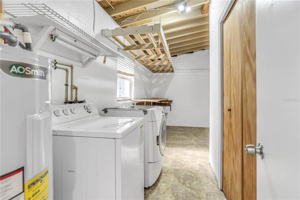 For Sale: $370,000 (3 beds, 2 baths, 1334 Square Feet)