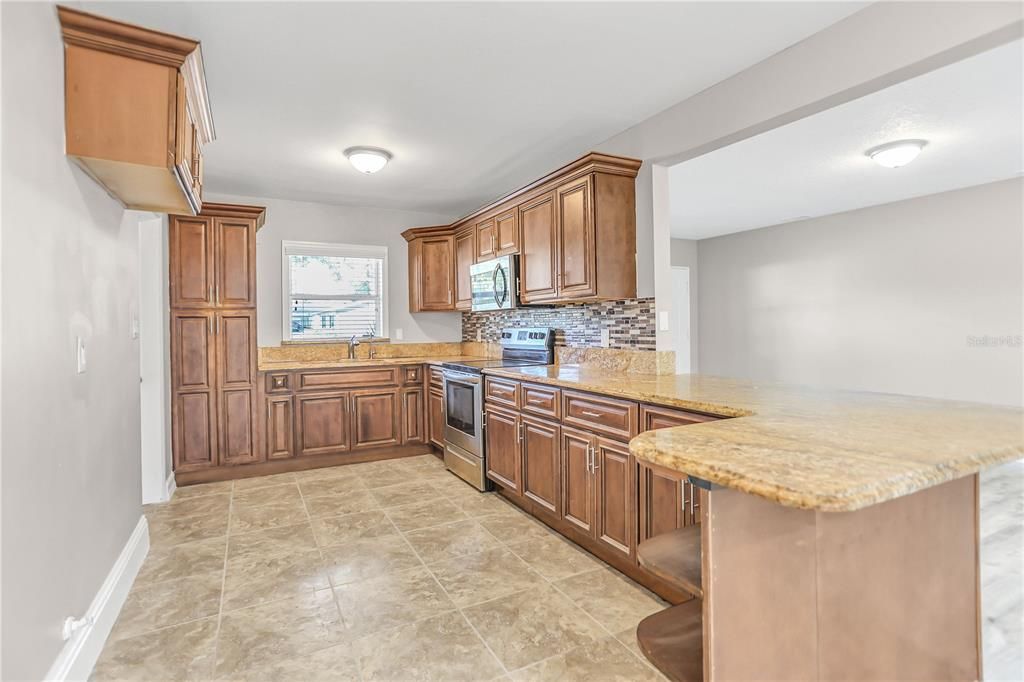 For Sale: $370,000 (3 beds, 2 baths, 1334 Square Feet)