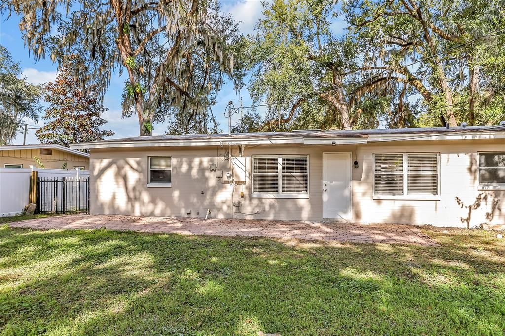 For Sale: $370,000 (3 beds, 2 baths, 1334 Square Feet)