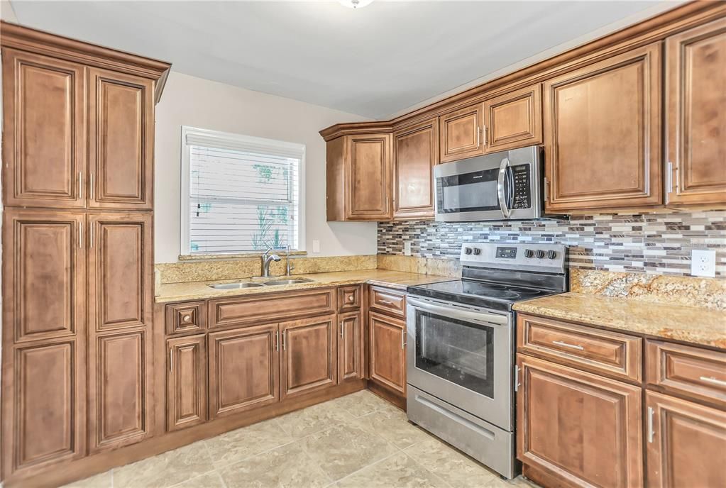 For Sale: $370,000 (3 beds, 2 baths, 1334 Square Feet)