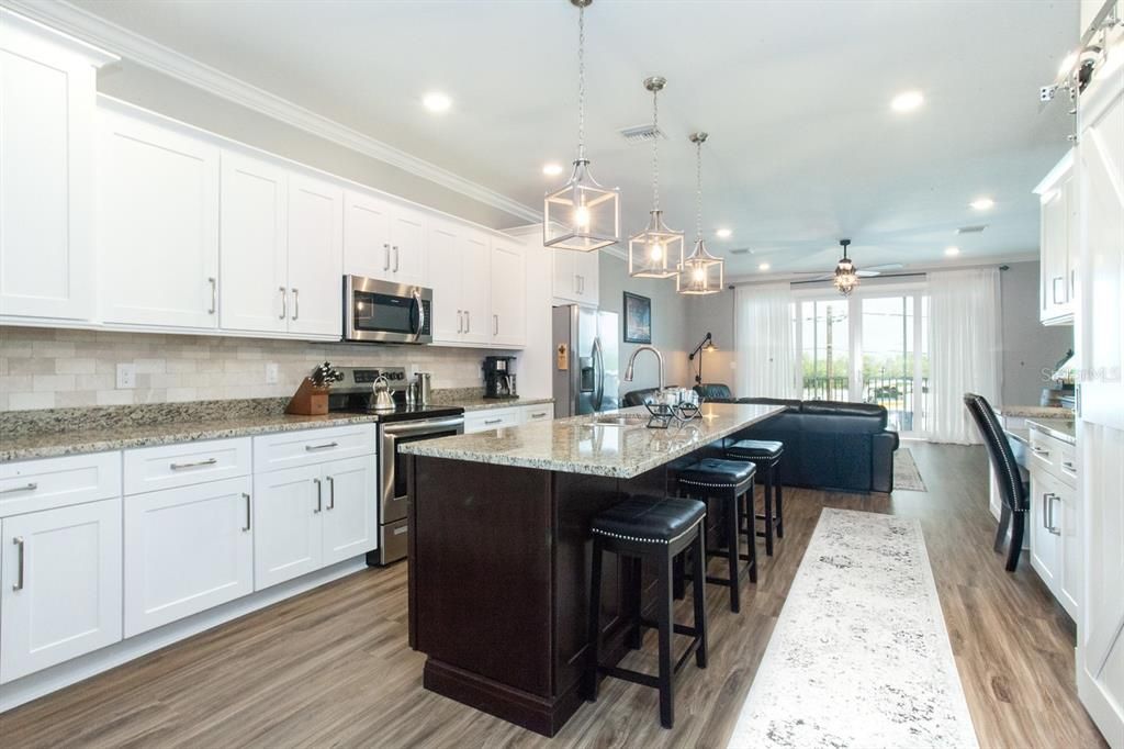 出租: $4,800 (3 贝兹, 2 浴室, 2258 平方英尺)