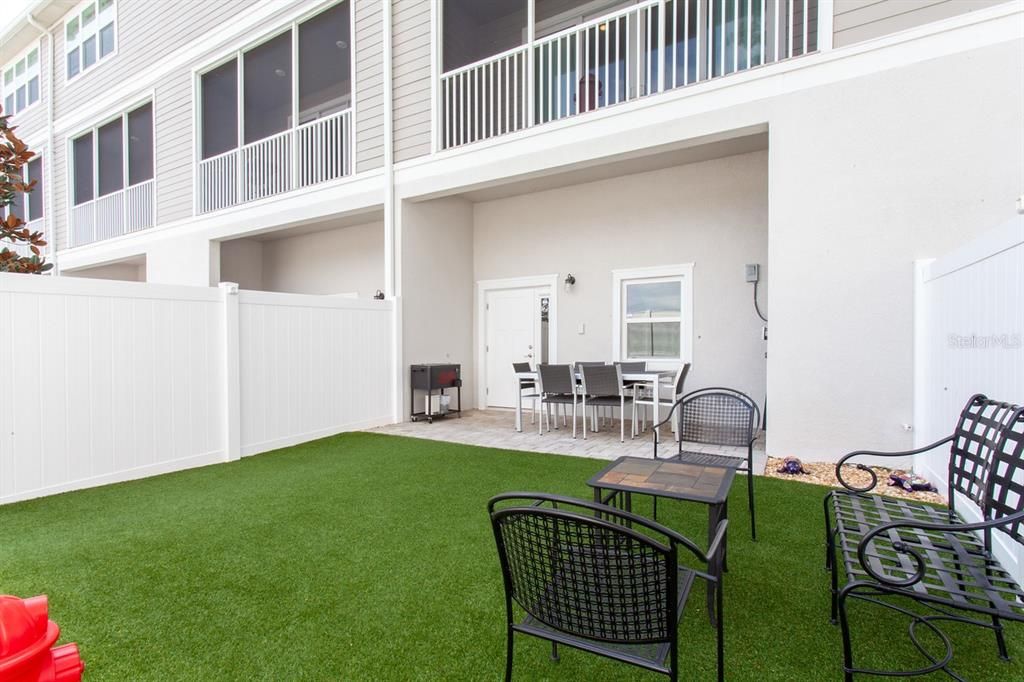 出租: $4,800 (3 贝兹, 2 浴室, 2258 平方英尺)