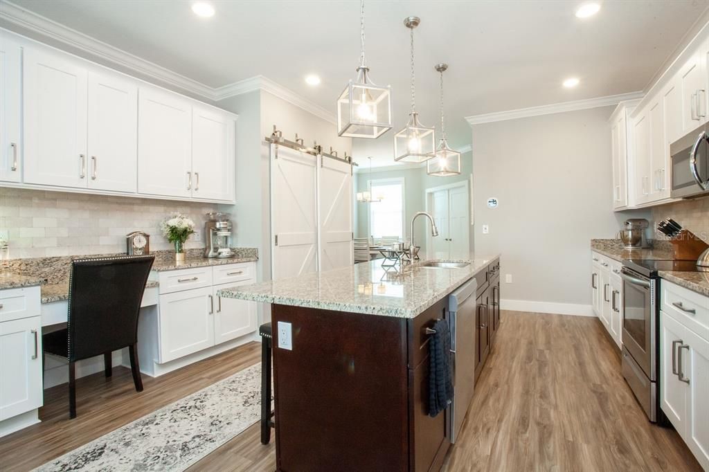 出租: $4,800 (3 贝兹, 2 浴室, 2258 平方英尺)