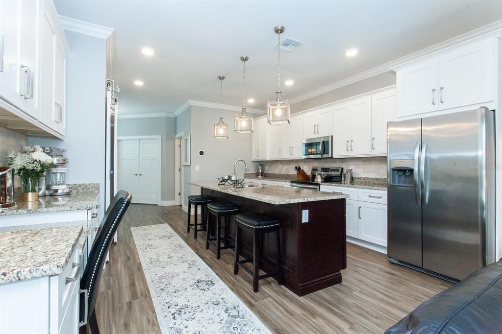 出租: $4,800 (3 贝兹, 2 浴室, 2258 平方英尺)