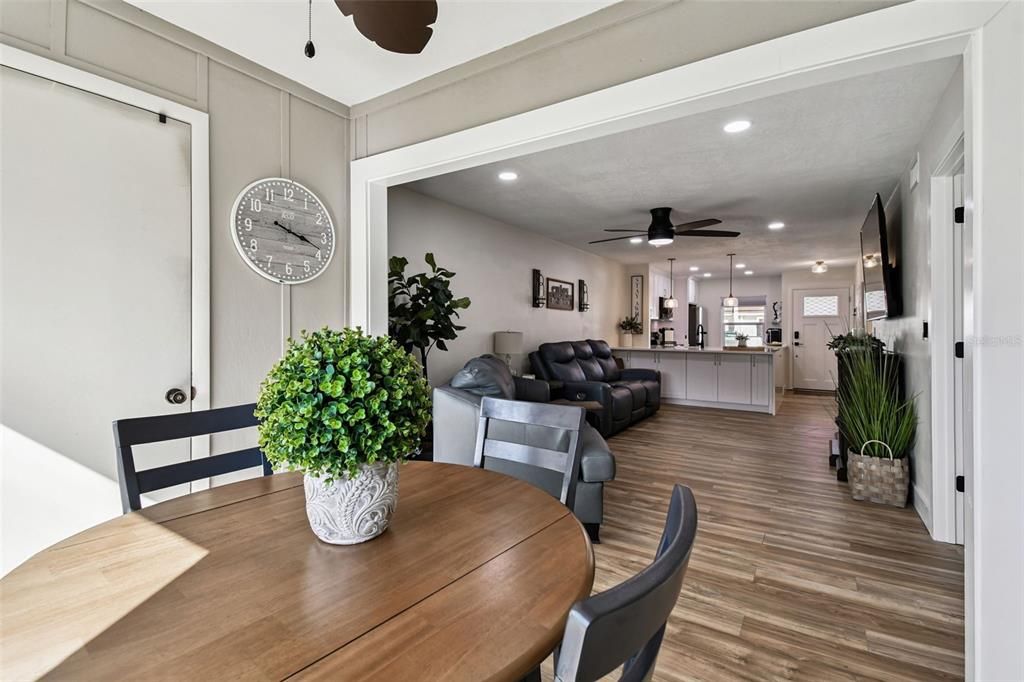 For Rent: $2,600 (2 beds, 2 baths, 865 Square Feet)